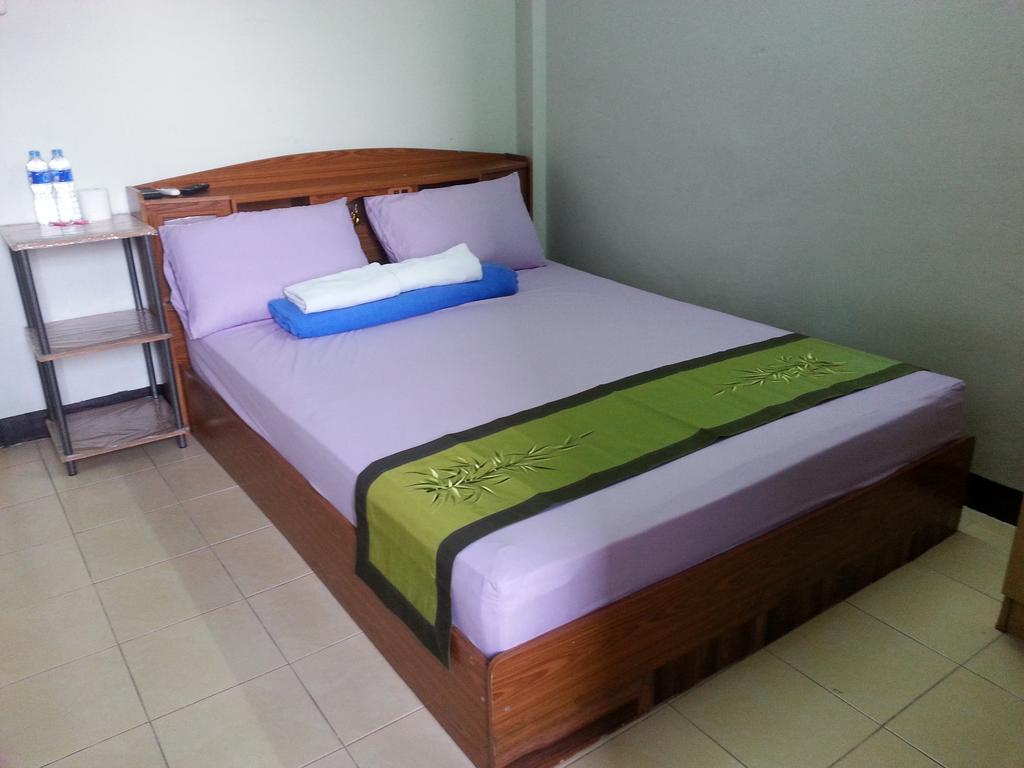 Roong-arun Wisma tamu *
