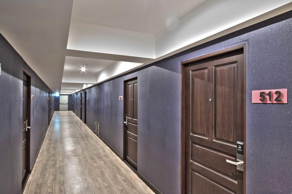 Chateau De Sukhumvit Aparthotel