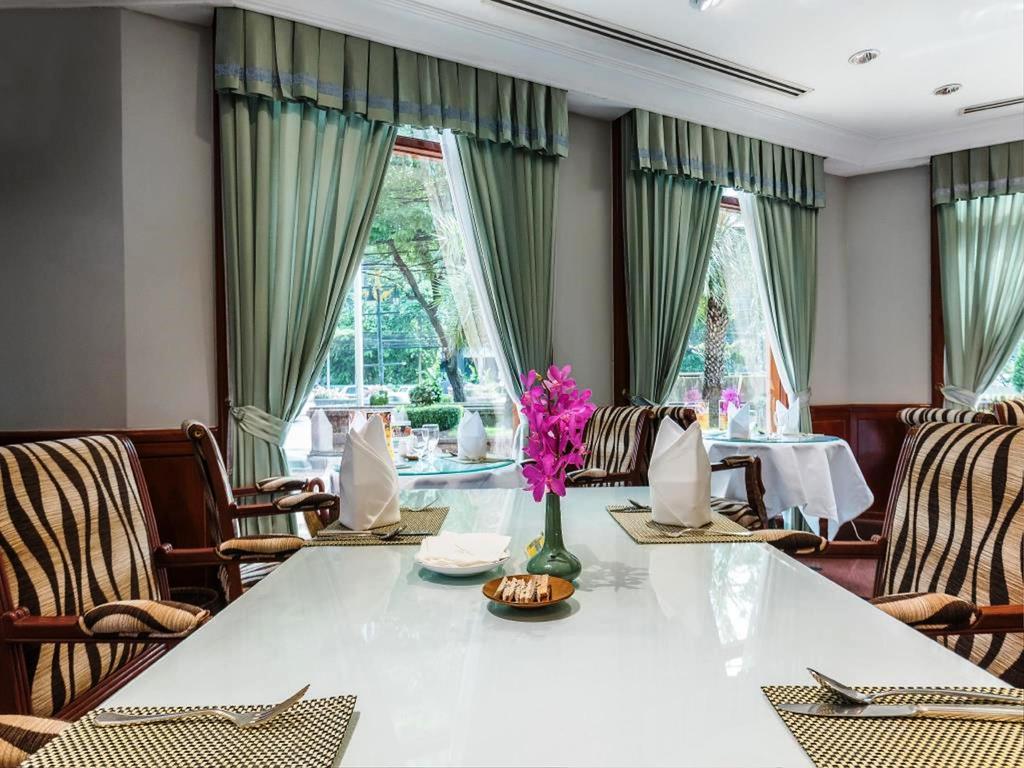Evergreen Laurel 5*