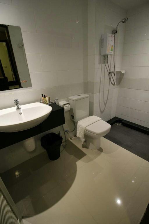 Leelawadee Modern Huaykwang 3* Bangkok