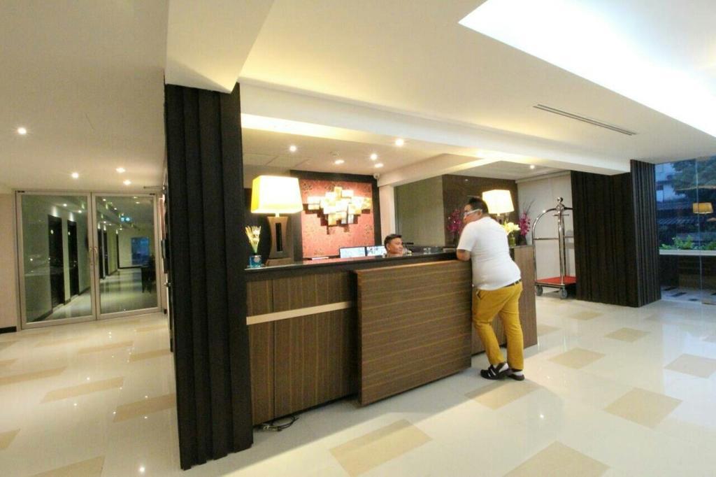 Leelawadee Modern Huaykwang