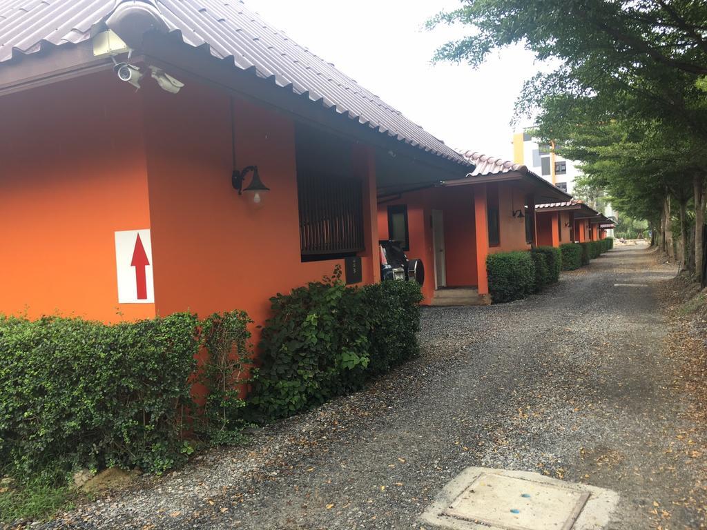 Rangsit Resort 3*