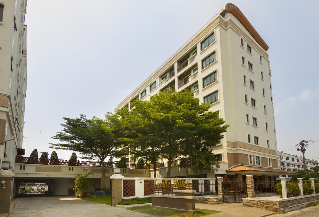 Lasalle & Hotel 3*