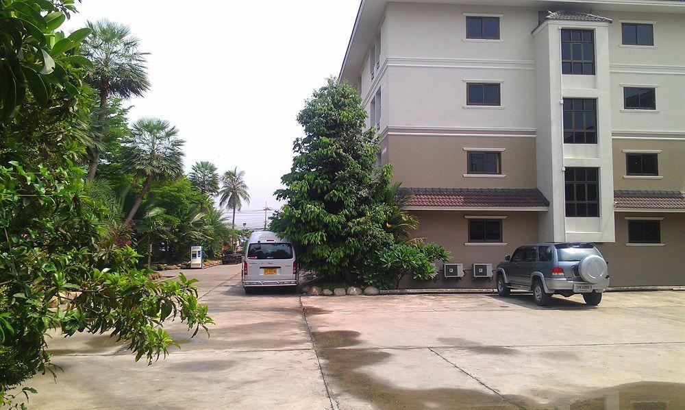 Hotel Silver Gold Garden, Suvarnabhumi Airport