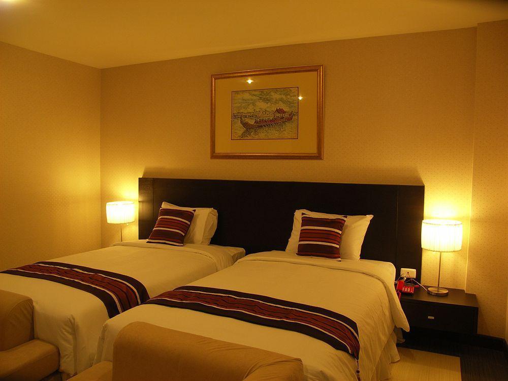 Silver Gold Garden, Suvarnabhumi Airport Hotel 3*