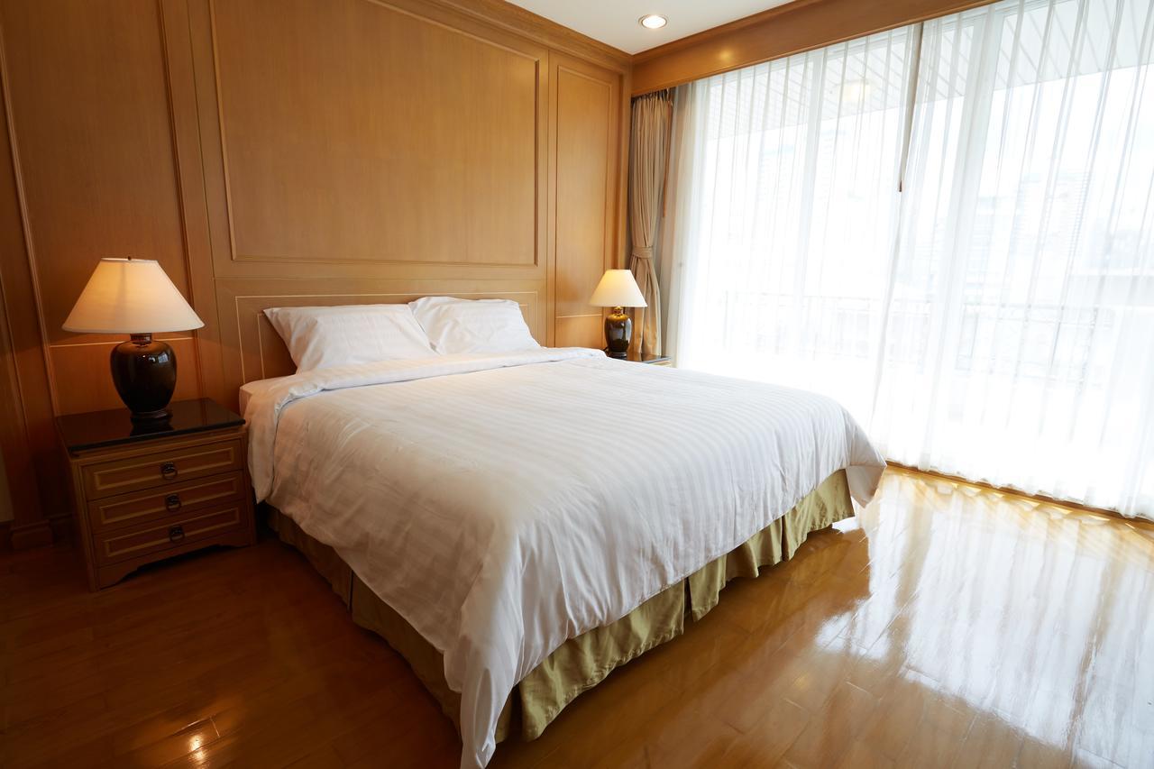 Empire Suites *