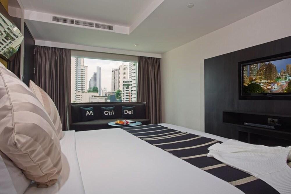 Golden Tulip Mandison Hotel