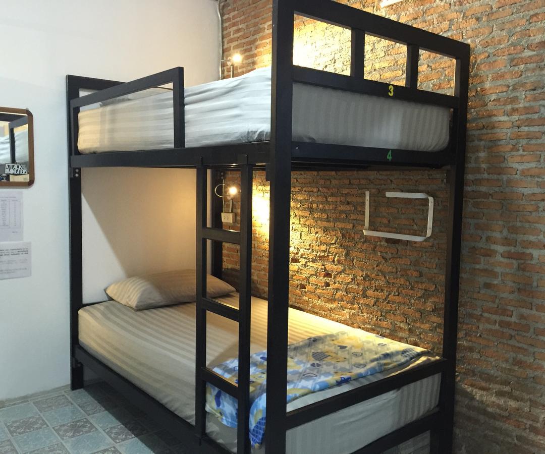 Baan Chanasongkram Hostel *