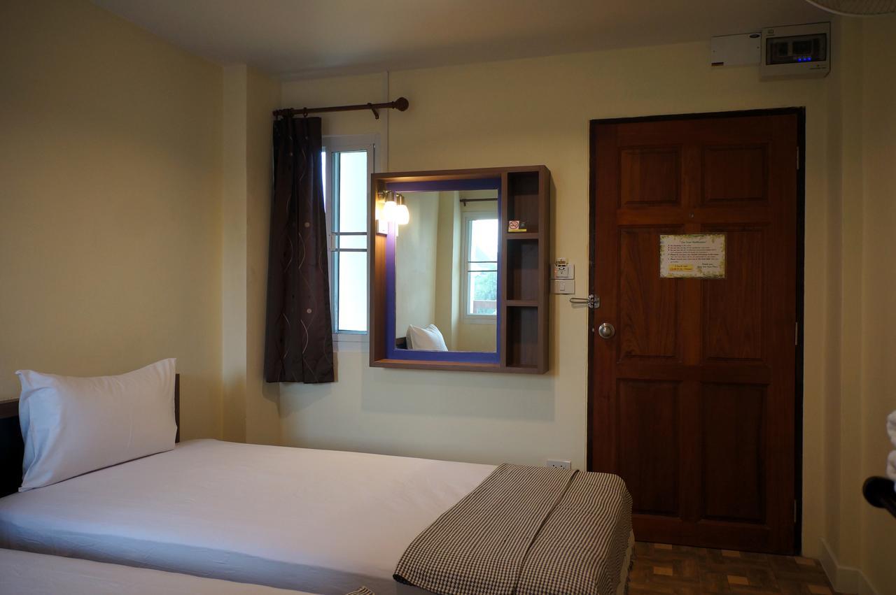 Homestay Samsen Sam Place *