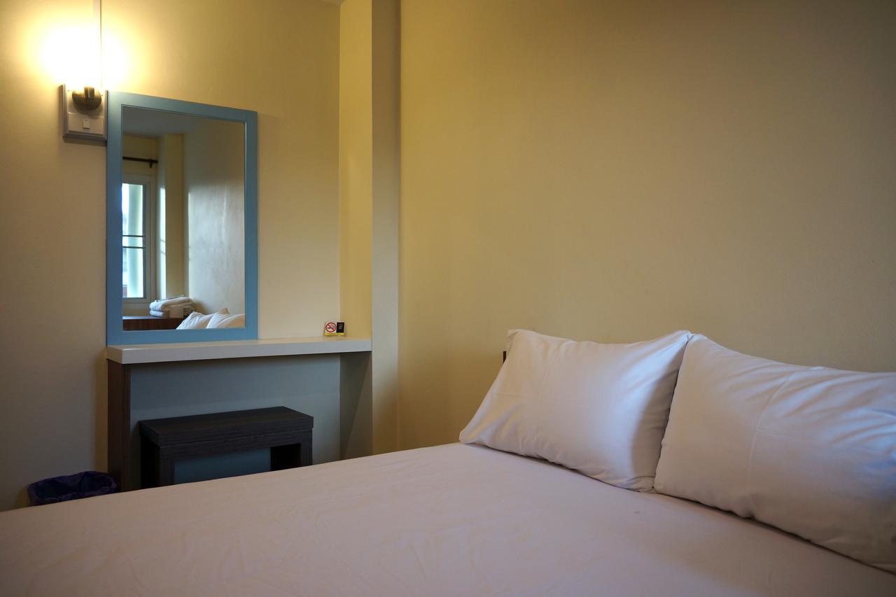 Samsen Sam Place