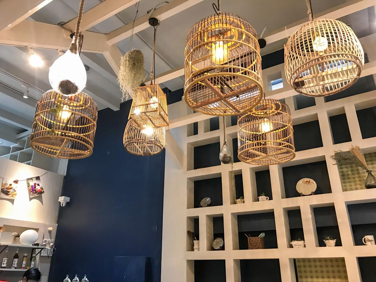 Kinnon Deluxe Coworking Cafe Asrama Bangkok