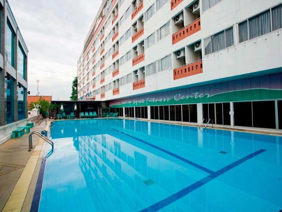 Jolly & 3* Bangkok