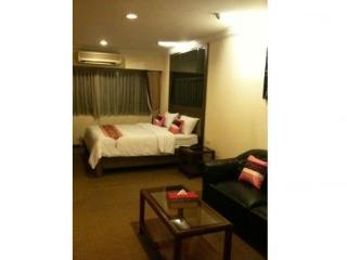 Hotel Triple 8