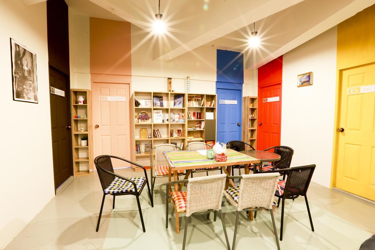 Zee Thai Hostel *