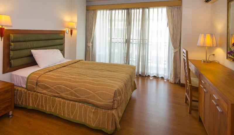 Lasalle & 3* Bangkok