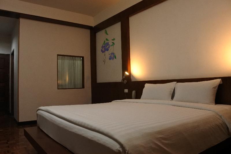 Hotel Suriwongse Tower