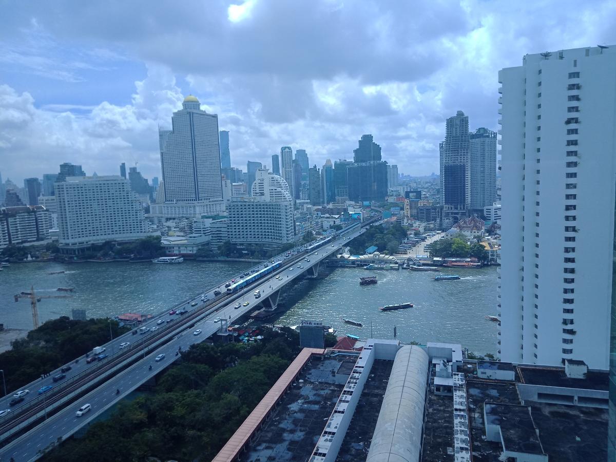 Baan Sathorn Riverfront *