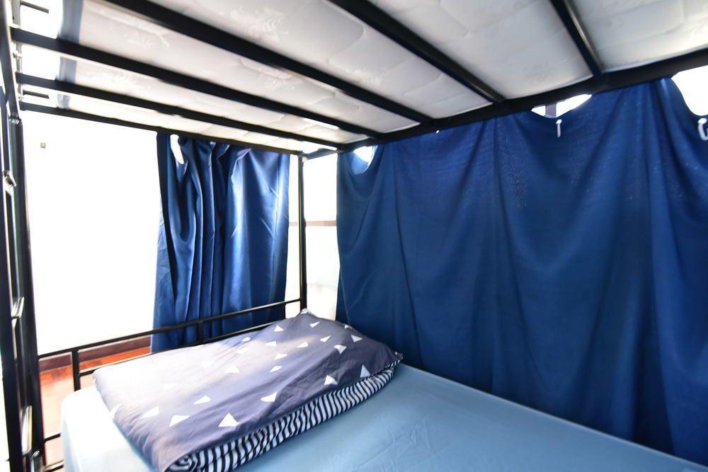 Capsule hotel Lazy Blue House