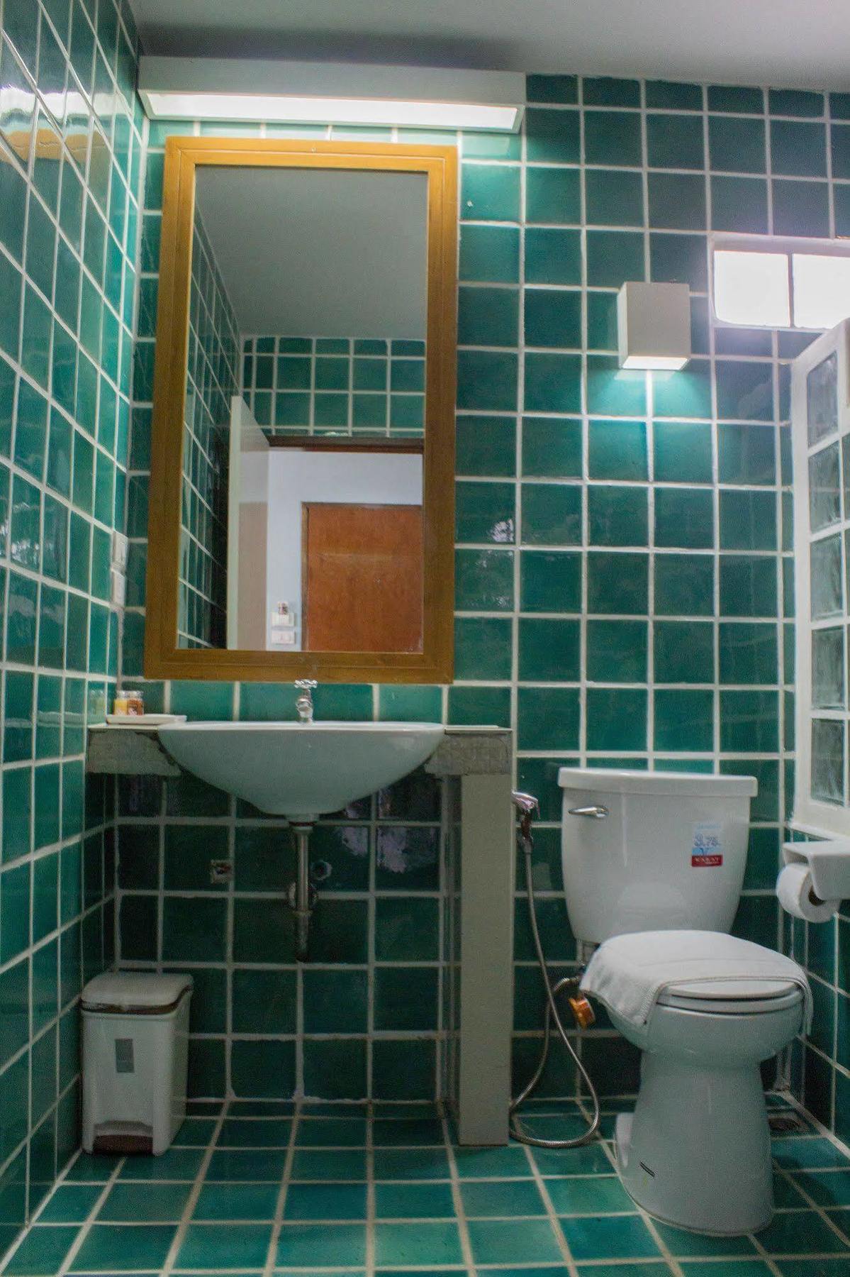 Cha-cha Phraathit Hotel Bangkok