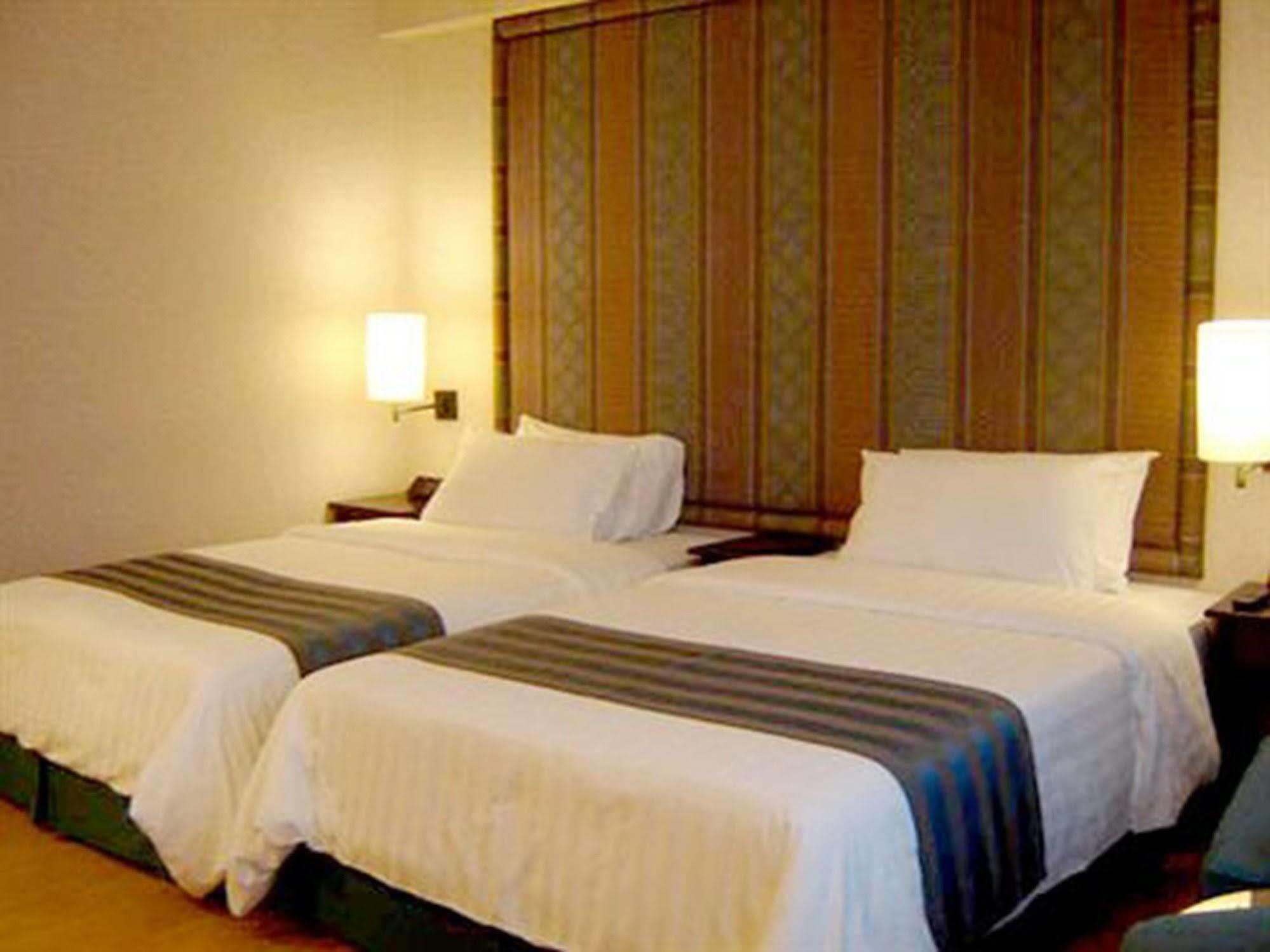 Hotel The Four Wings