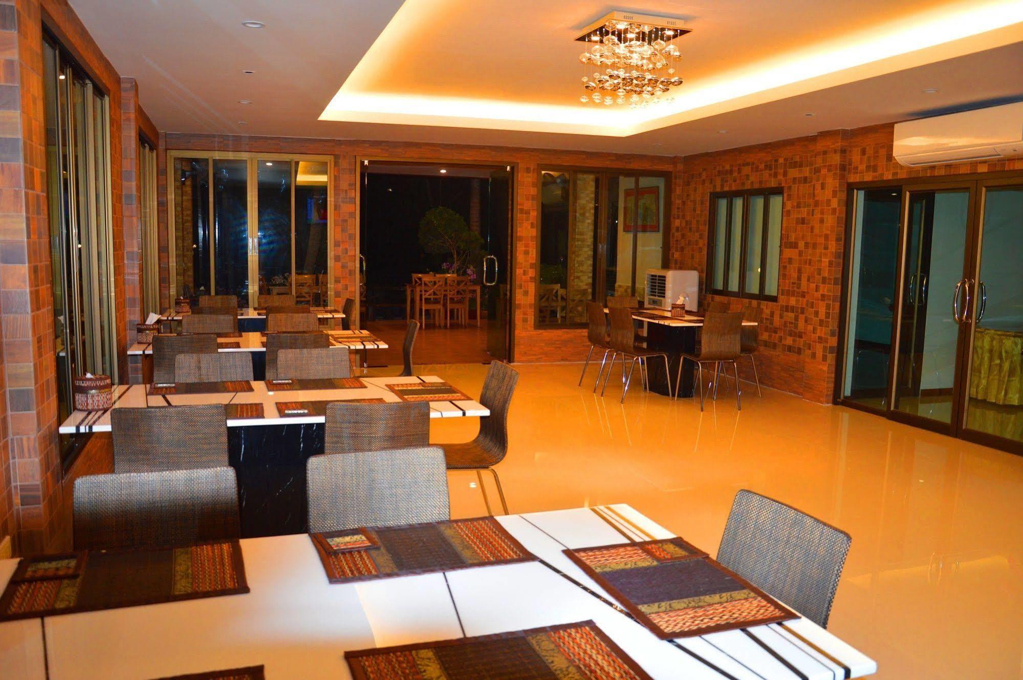 Hotel Silver Gold Garden, Suvarnabhumi Airport 3*