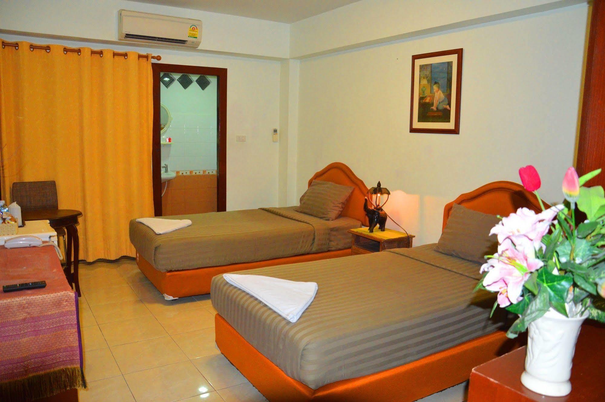 Hotel Silver Gold Garden, Suvarnabhumi Airport 3*