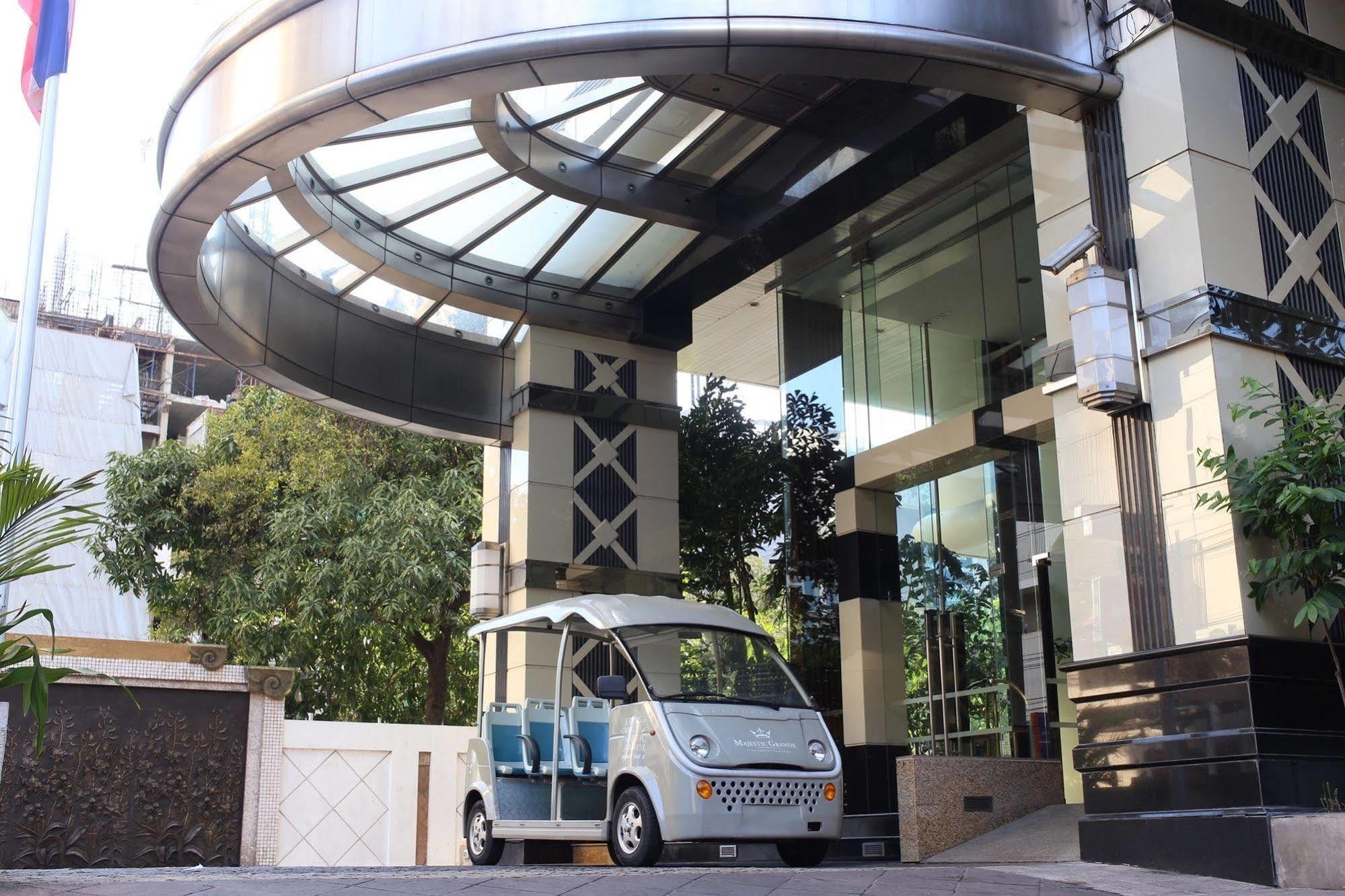 Doubletree By Hilton Ploenchit 4*