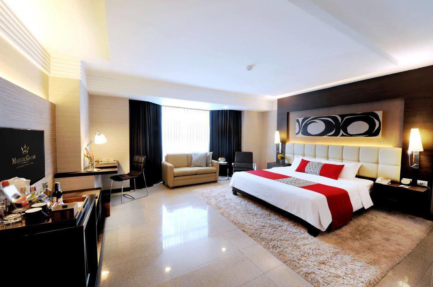 Doubletree By Hilton Ploenchit Hotel Bangkok