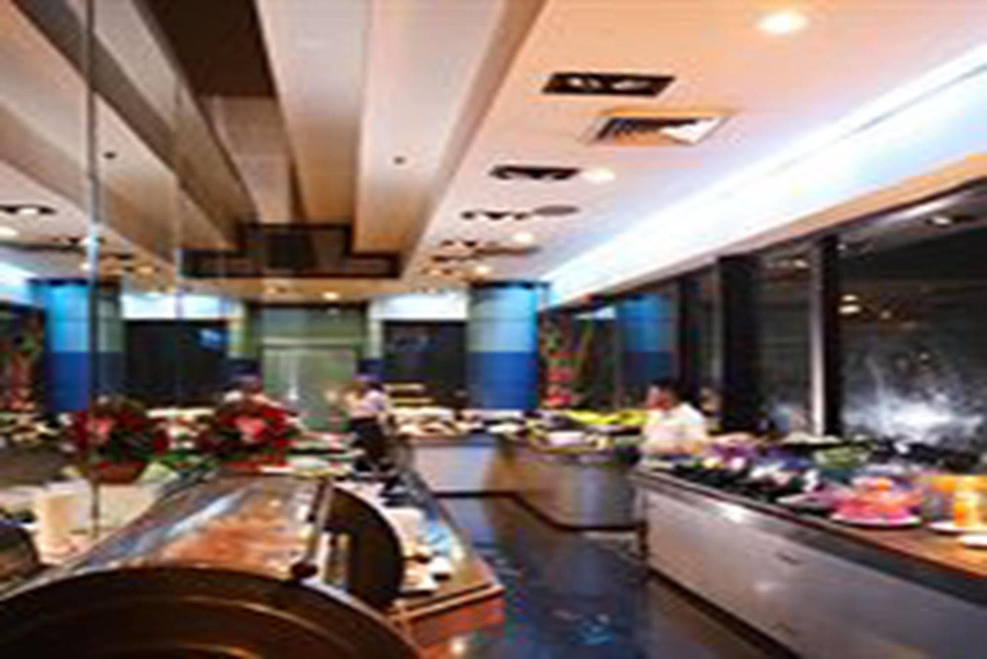 Baiyoke Hotel 3*