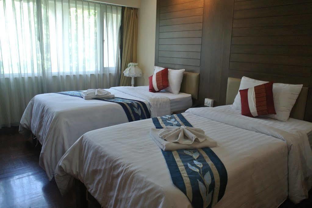 Hotel Triple 8