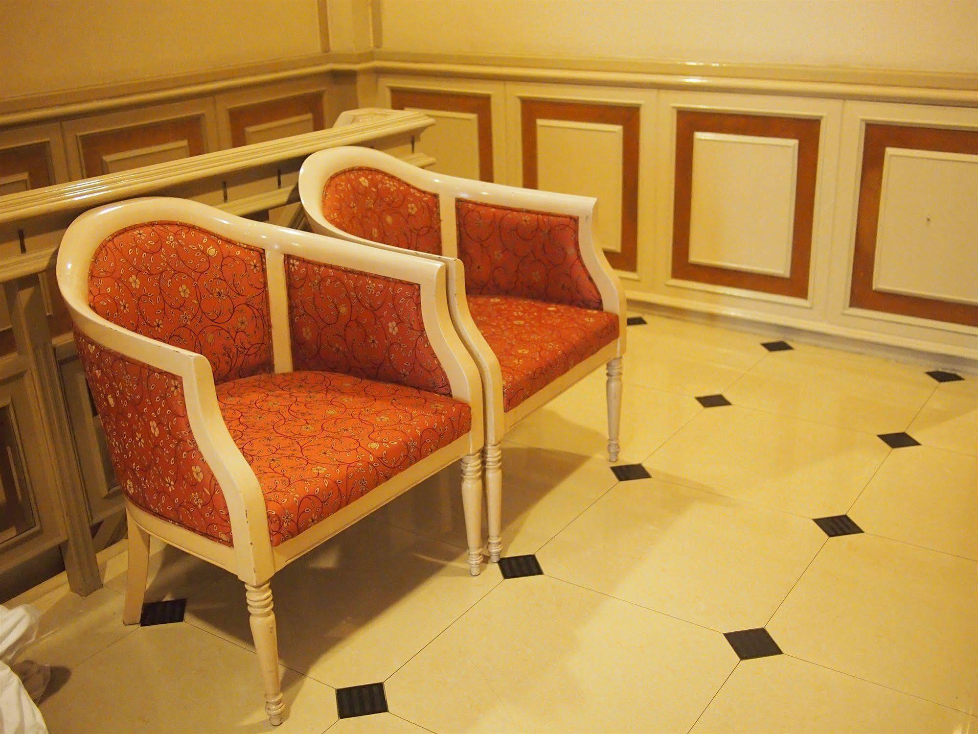 Inn Parkway 3*