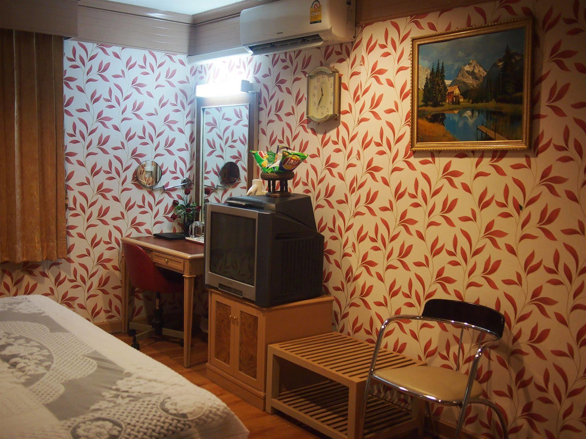 Inn Parkway 3*