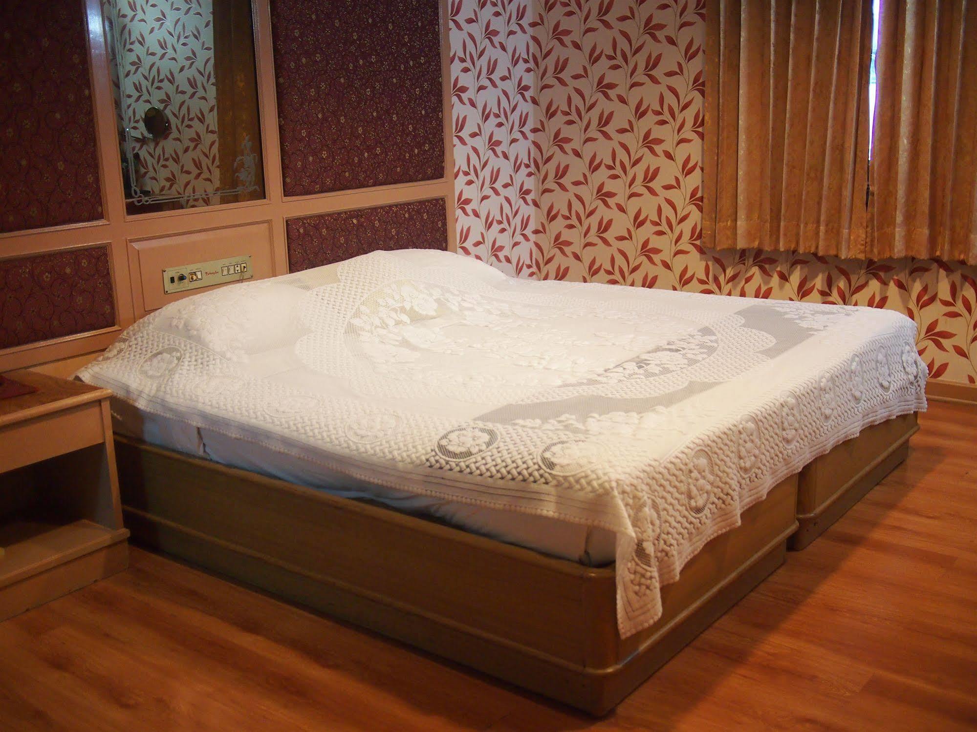 Parkway Inn 3*