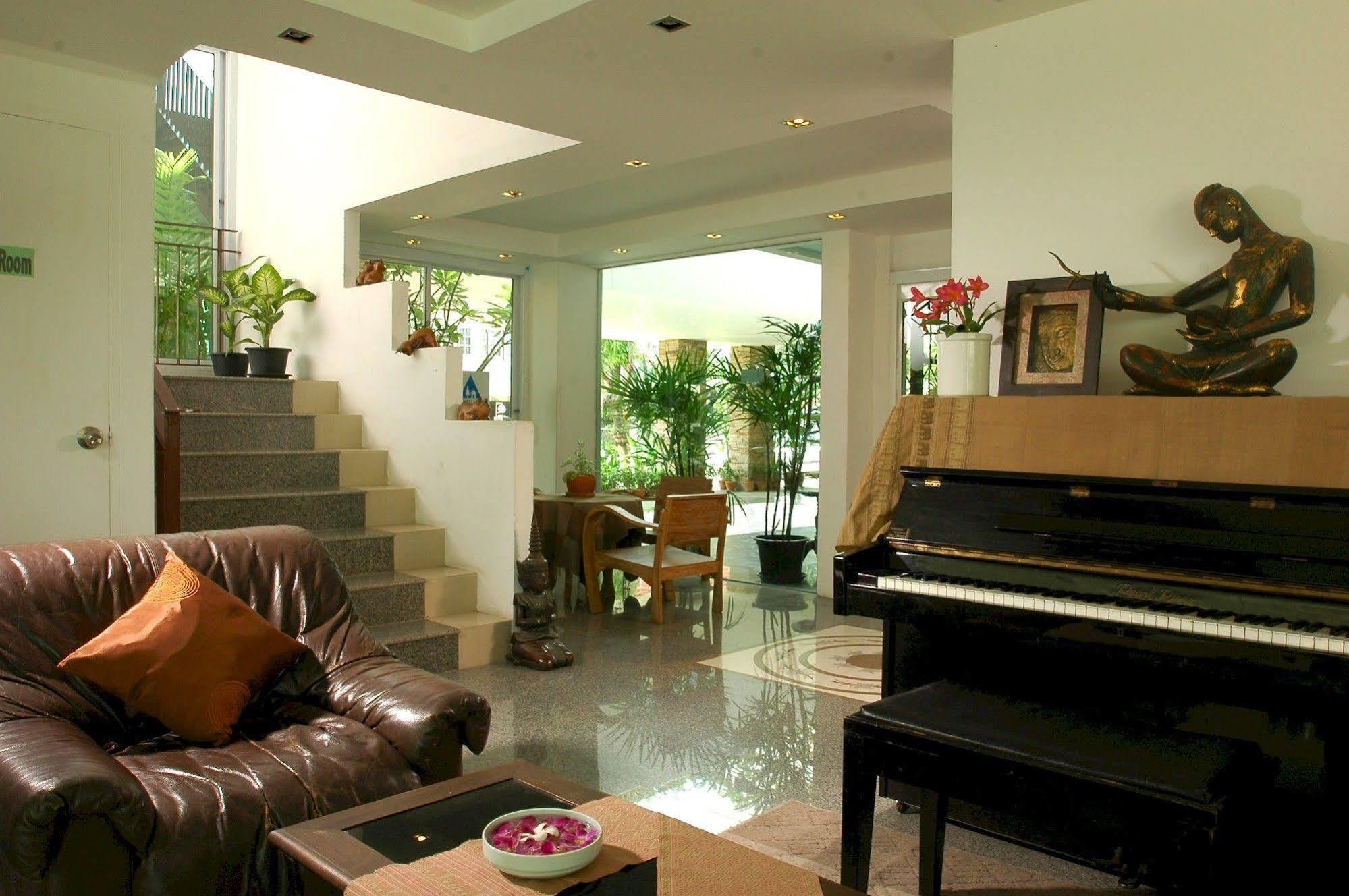 Inn Bansabai Hostelling International 3*