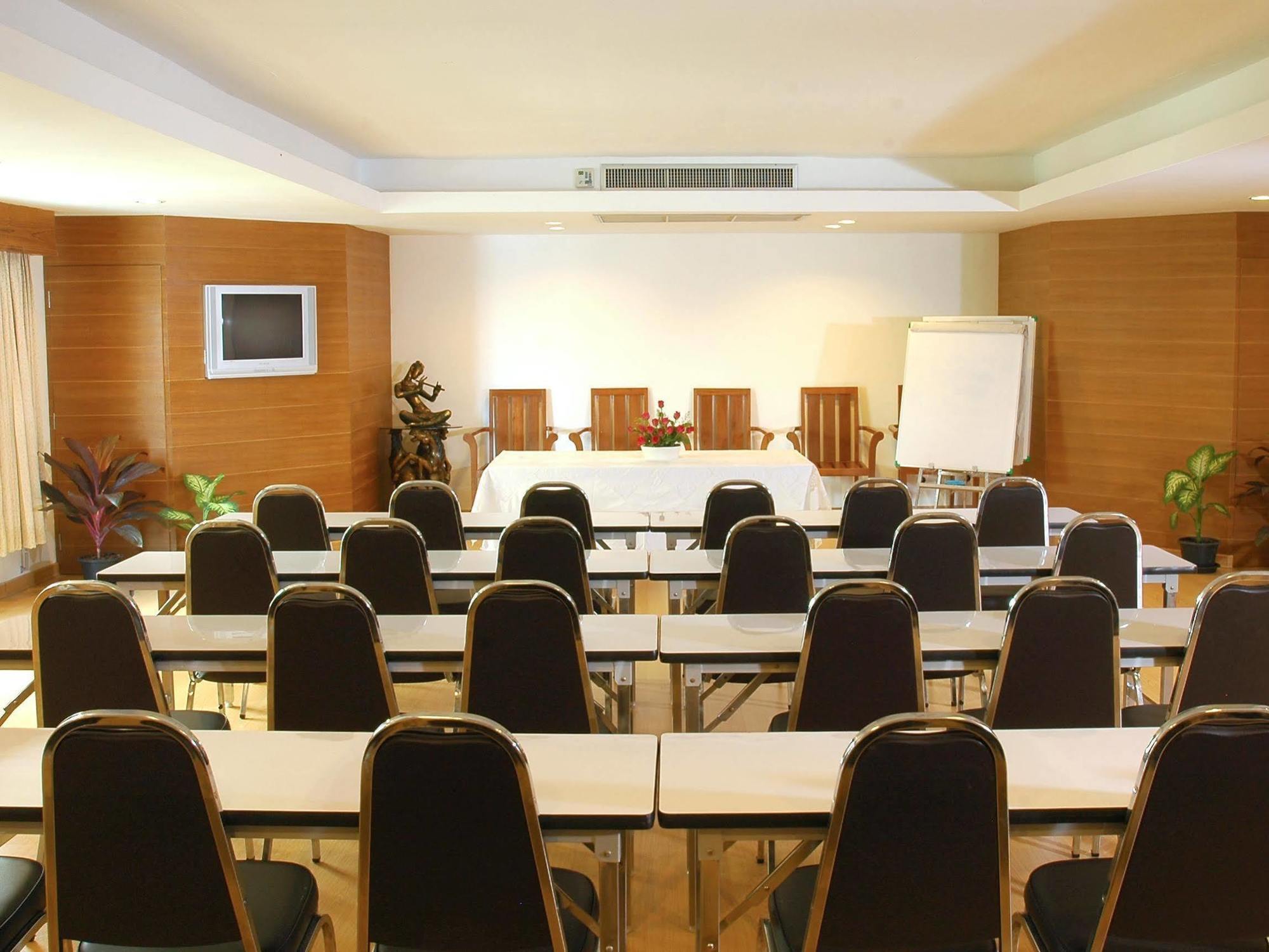 Bansabai Hostelling International Inn Bangkok