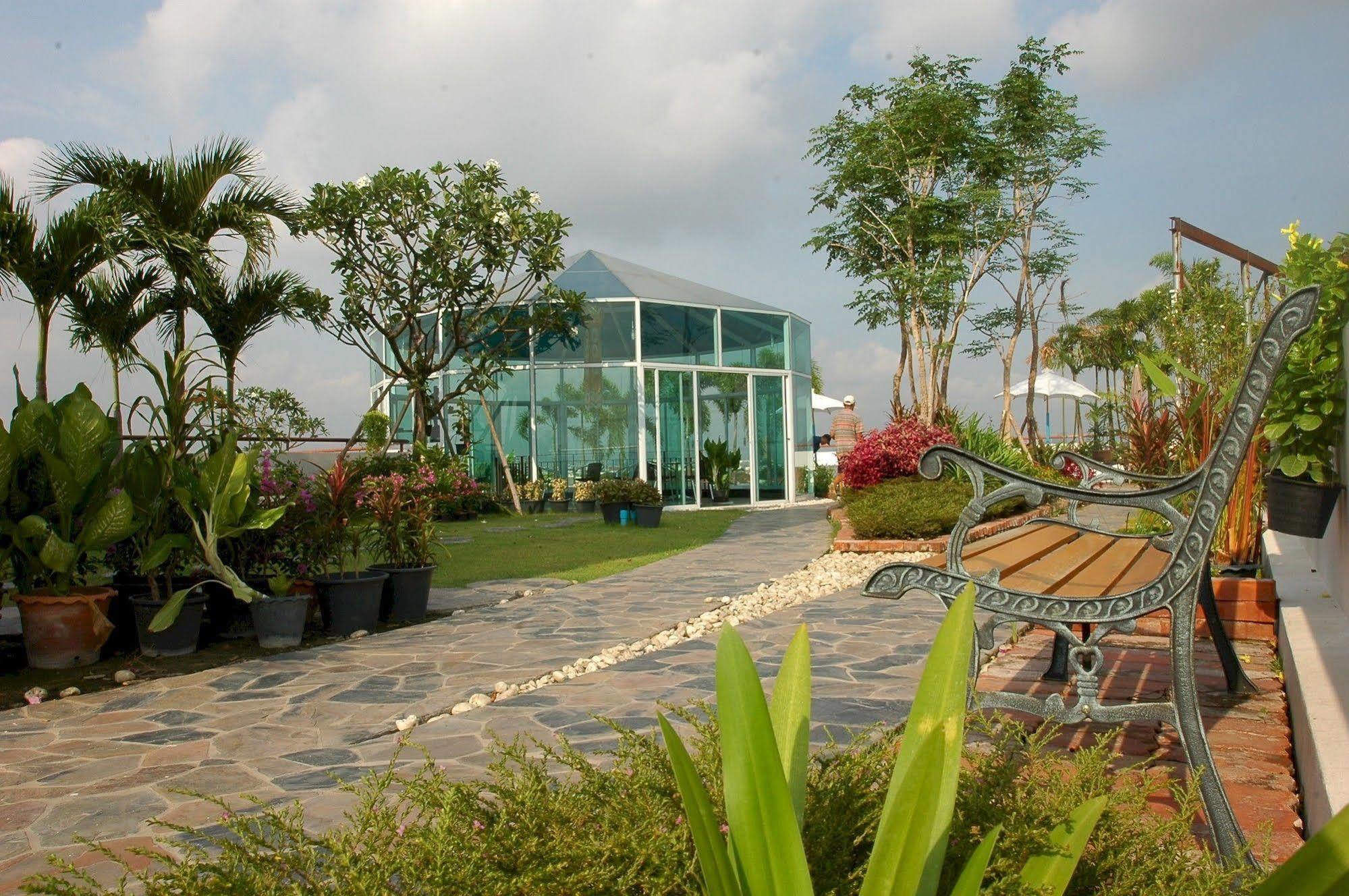 Bansabai Hostelling International Bangkok