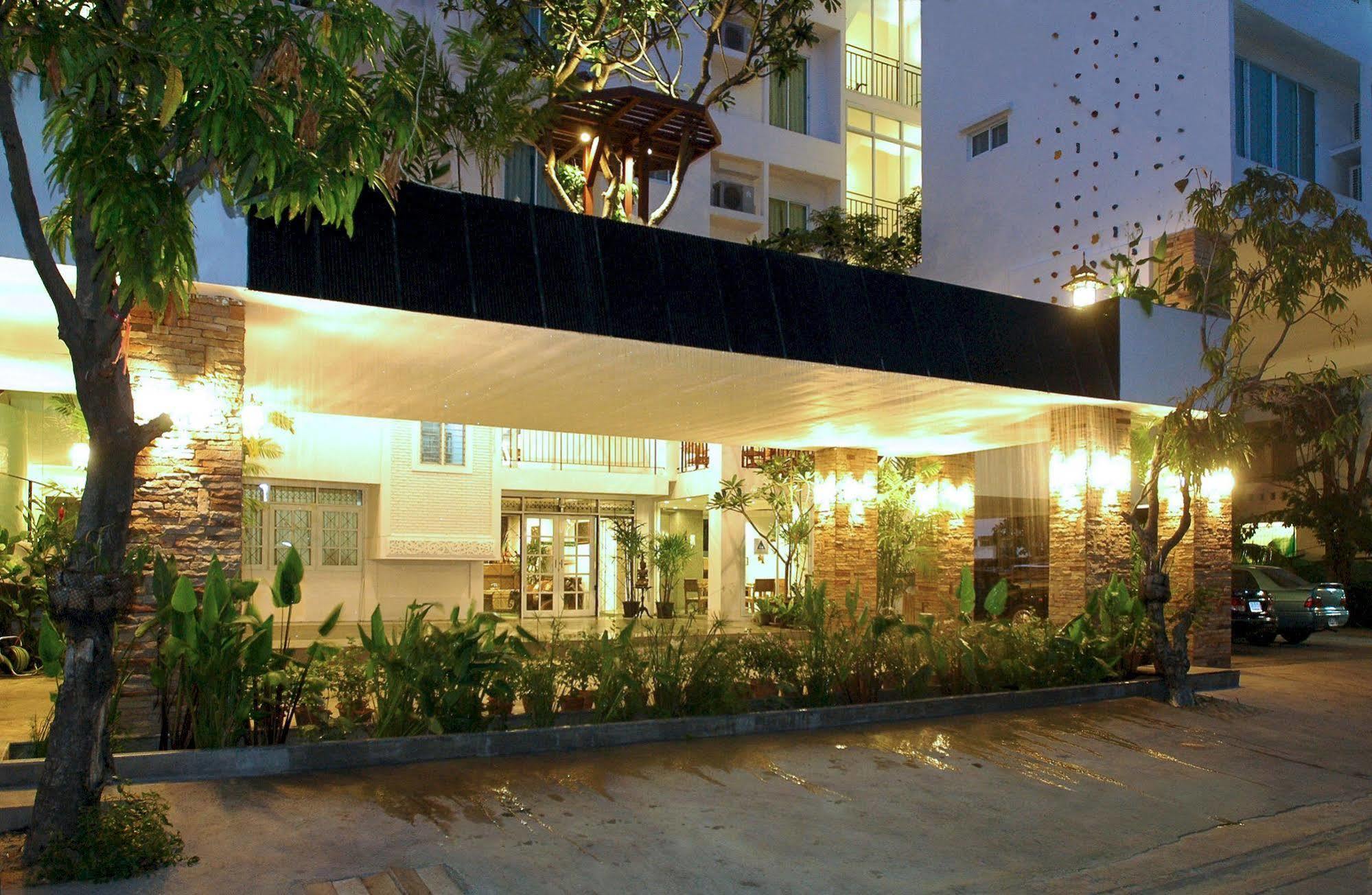 Bansabai Hostelling International 3*