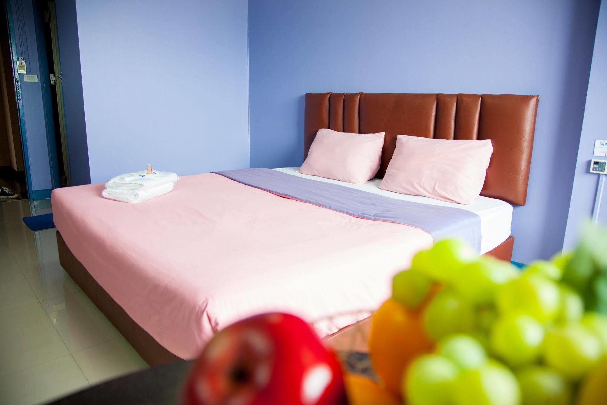 Hotel Happyland Mansion