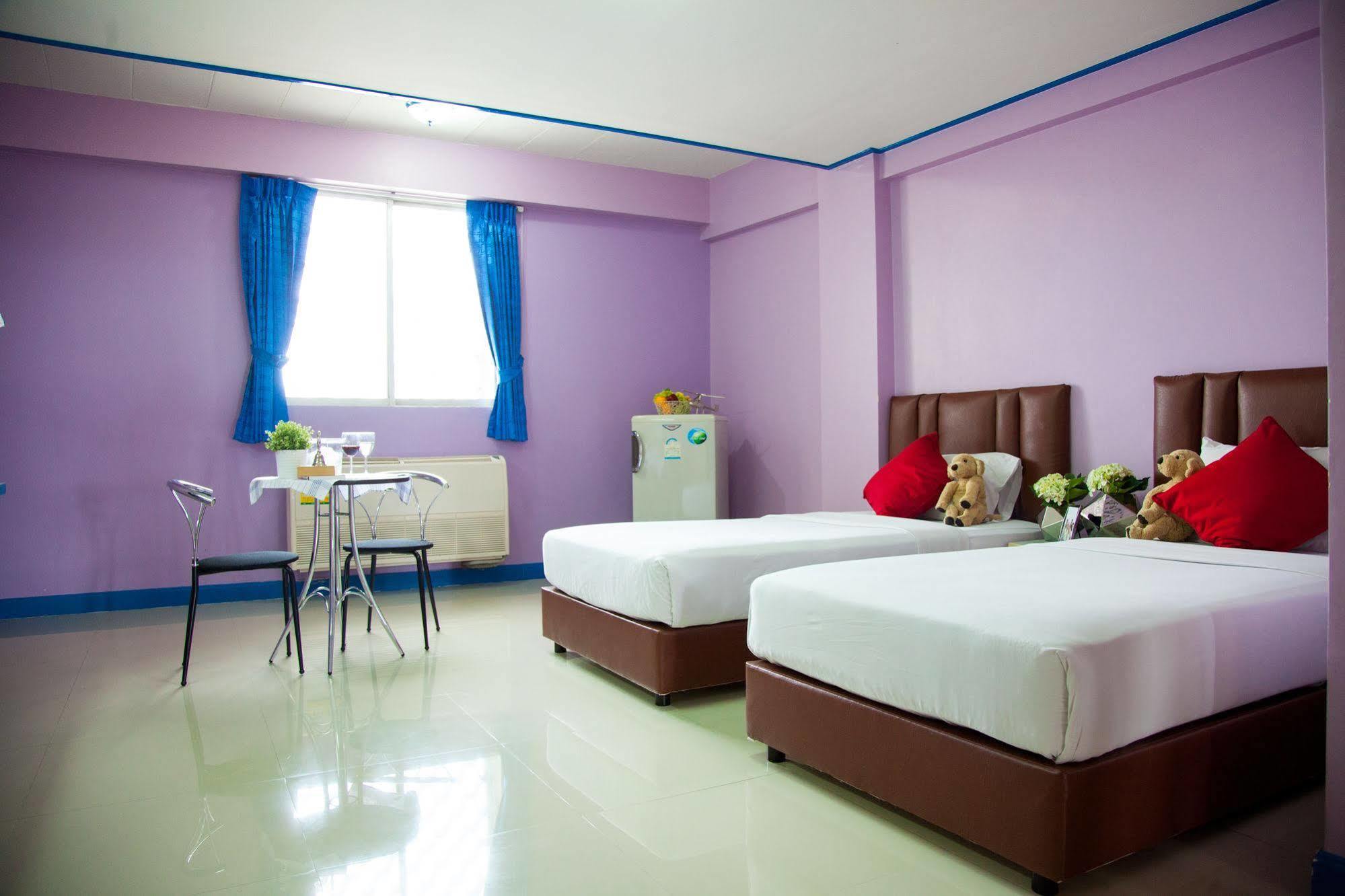 Happyland Mansion Hotel