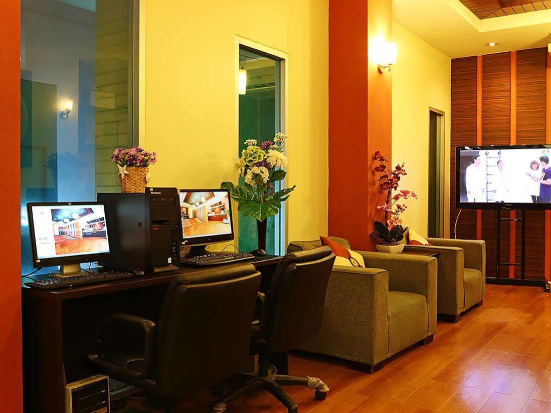 Happyland Mansion Hotel