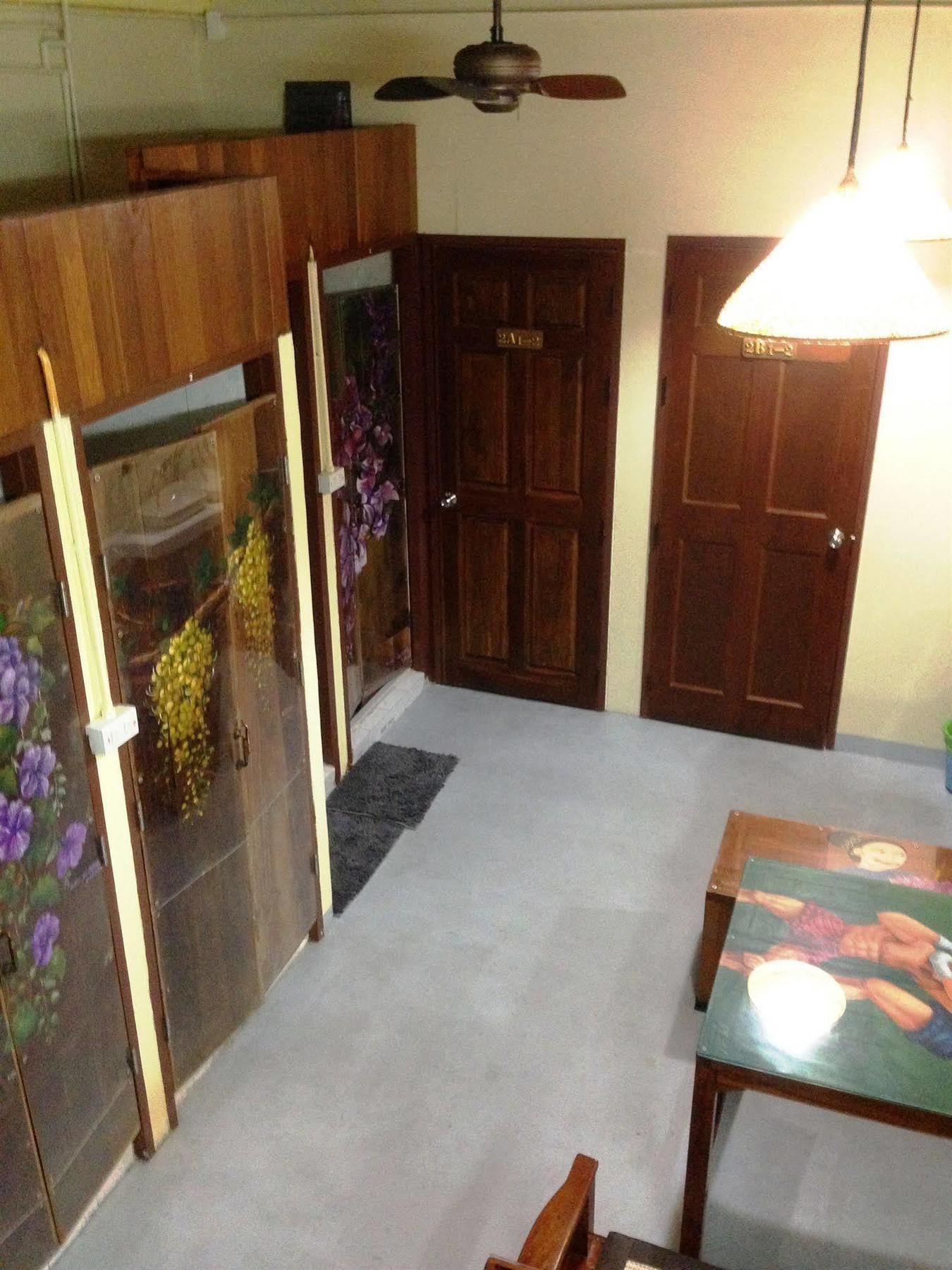 Hostel Baan Bovorn
