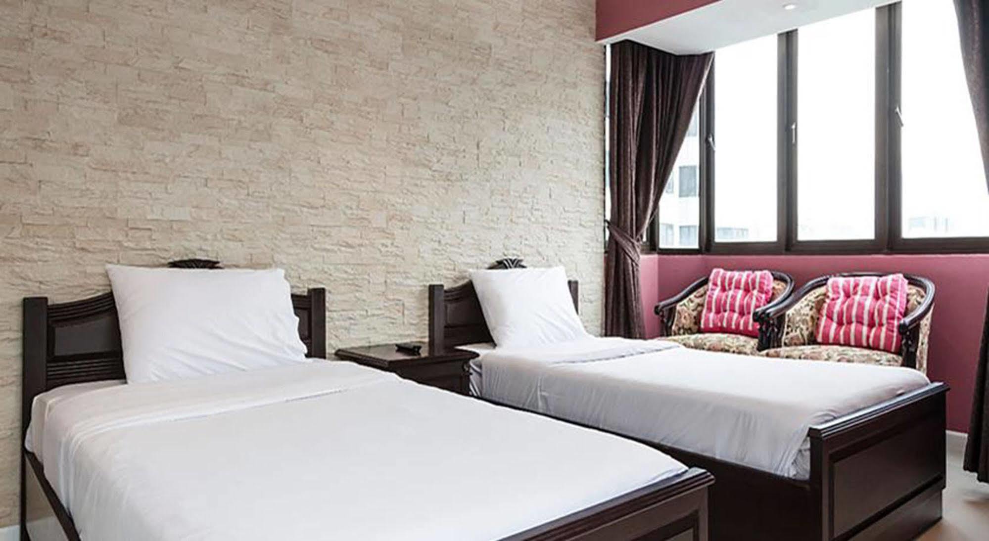 Omni Tower Syncate Suites 4* Bangkok