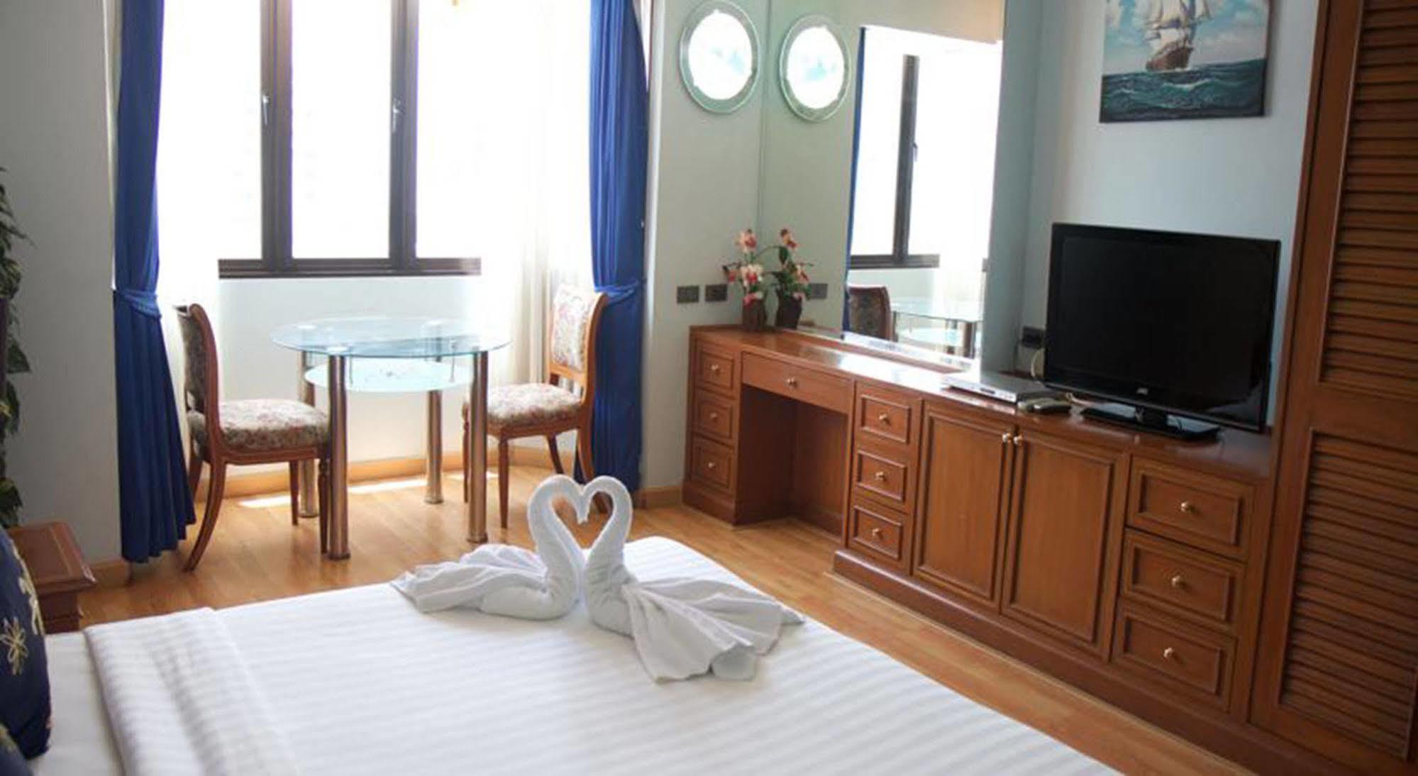 Omni Tower Syncate Suites Bangkok