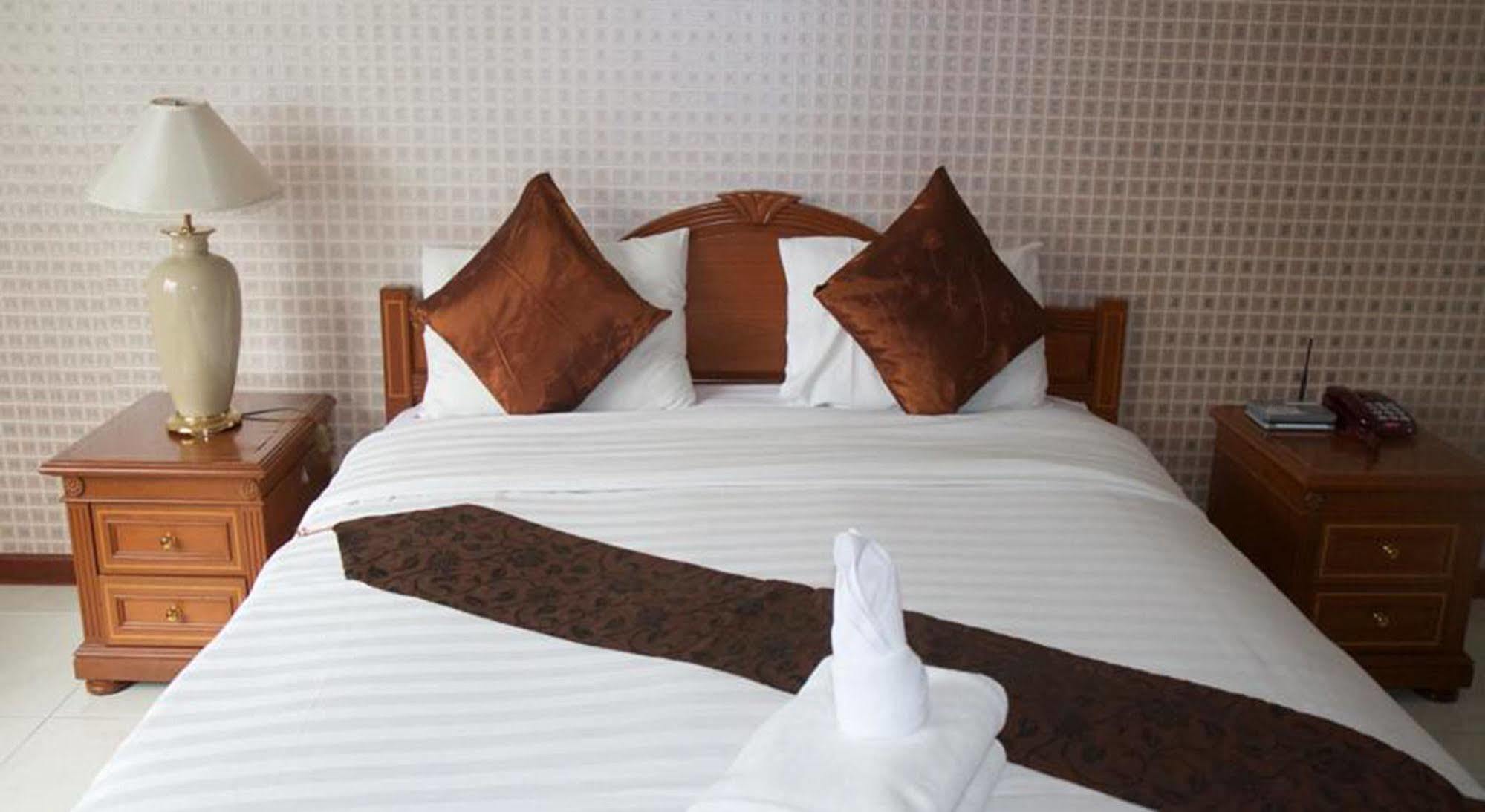 Omni Tower Syncate Suites 4*