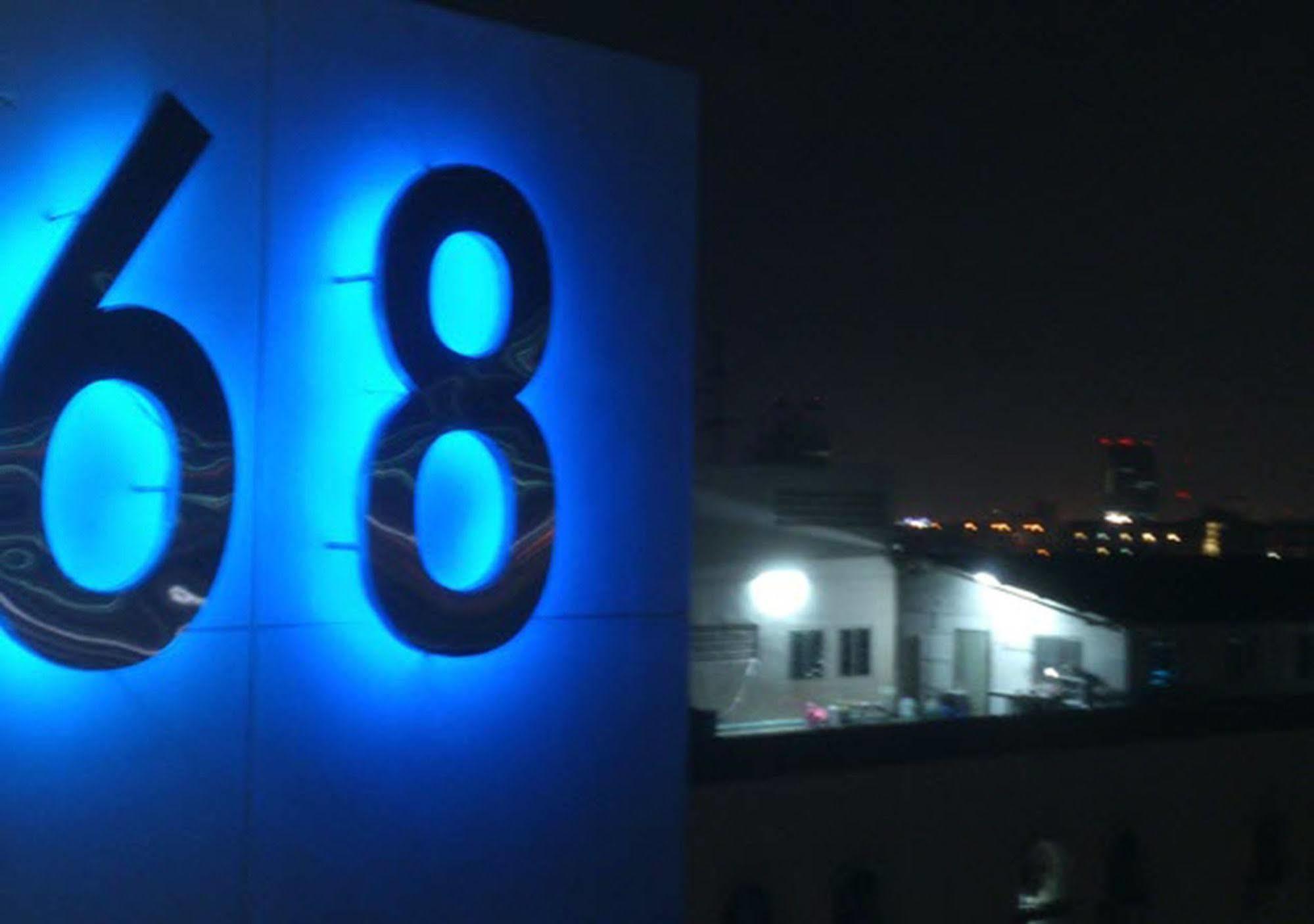Hotel 68