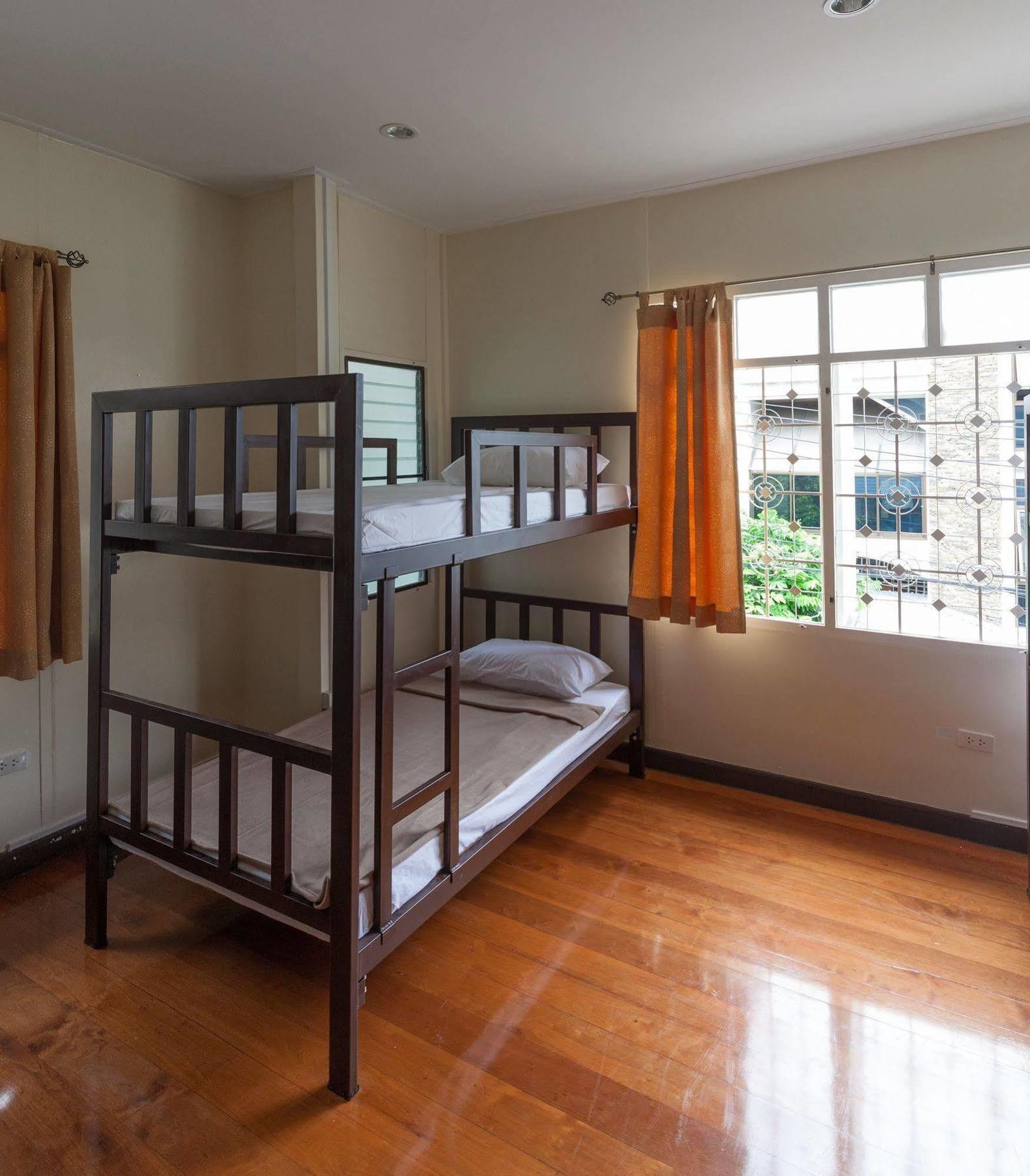Samsen 360 Hostel Bangkok