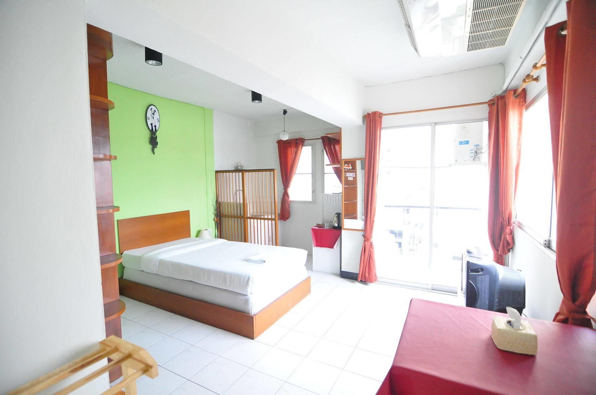 The Living Serviced Hotel 2*
