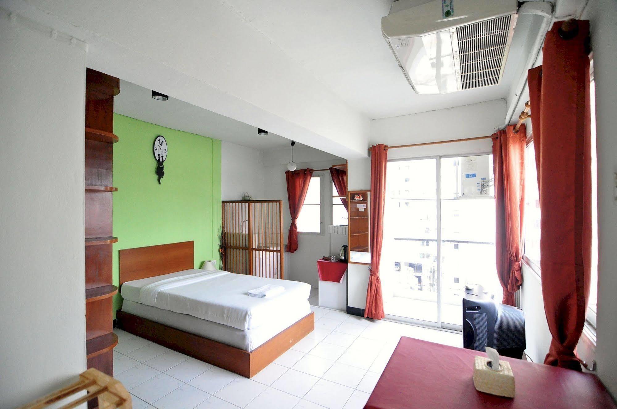 The Living Serviced 2* Bangkok