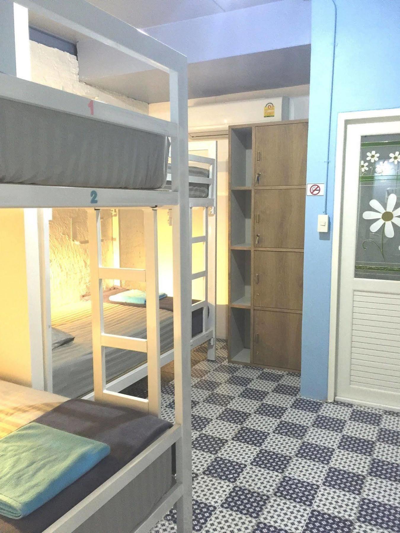 Baan Chanasongkram Hostel *