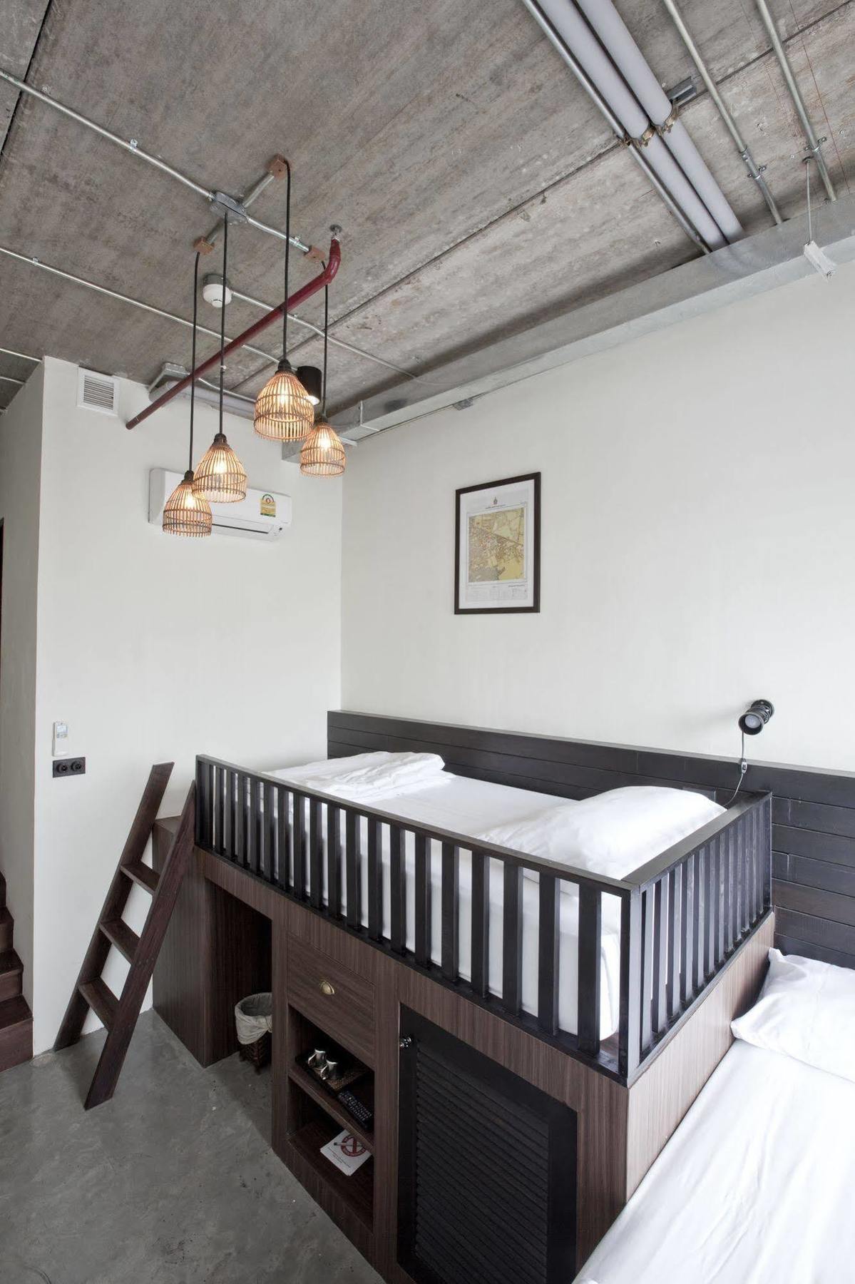 Chao Hostel *